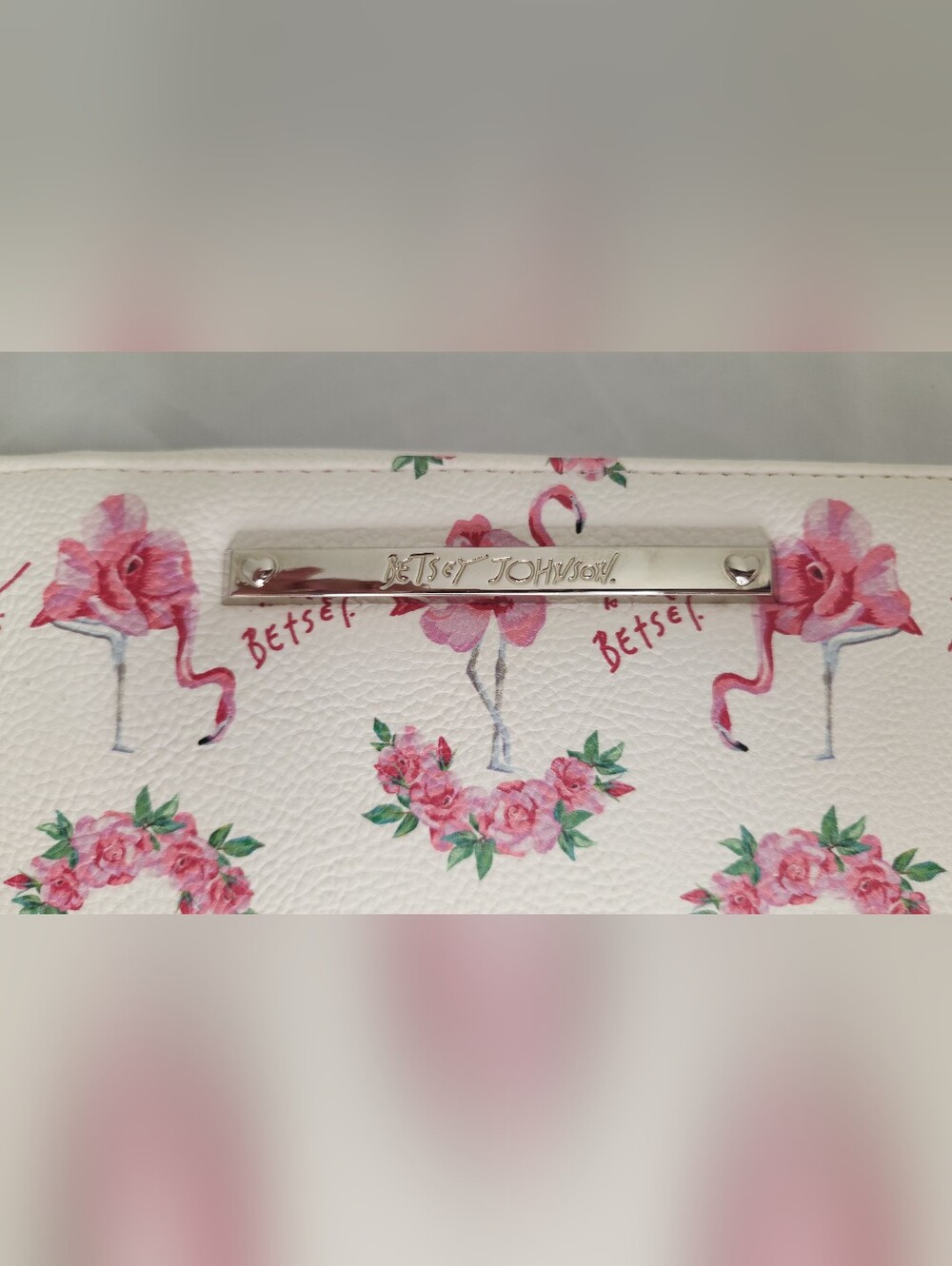 Betsey Johnson White and Pink Flamingo Wristlet Clutch Good Condition!! - Picture 2 of 8